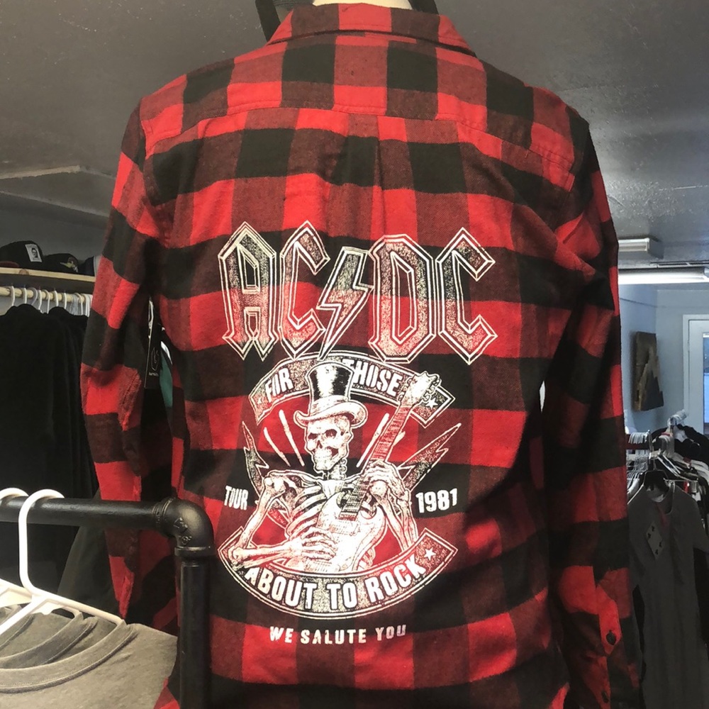 XL AC⚡️DC Flannel FOR THOSE ABOUT TO ROCK